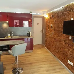 https://le-nid-douillet.fr-provencehotel.com